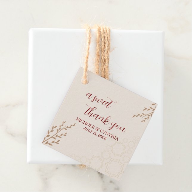 Étiquettes Cadeau Mariage Boho Orange Brûlé en terre cuite moderne (En situation)