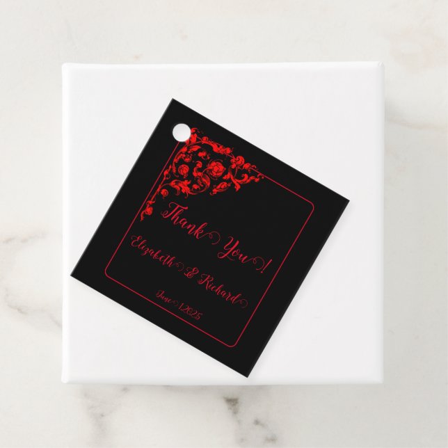 Étiquettes Cadeau Mariage gothique foncé "Merci" (En situation)