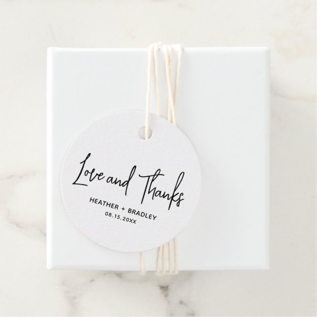 Étiquettes Cadeau Mariage Moderne Minimaliste Noir et Blanc (En situation)
