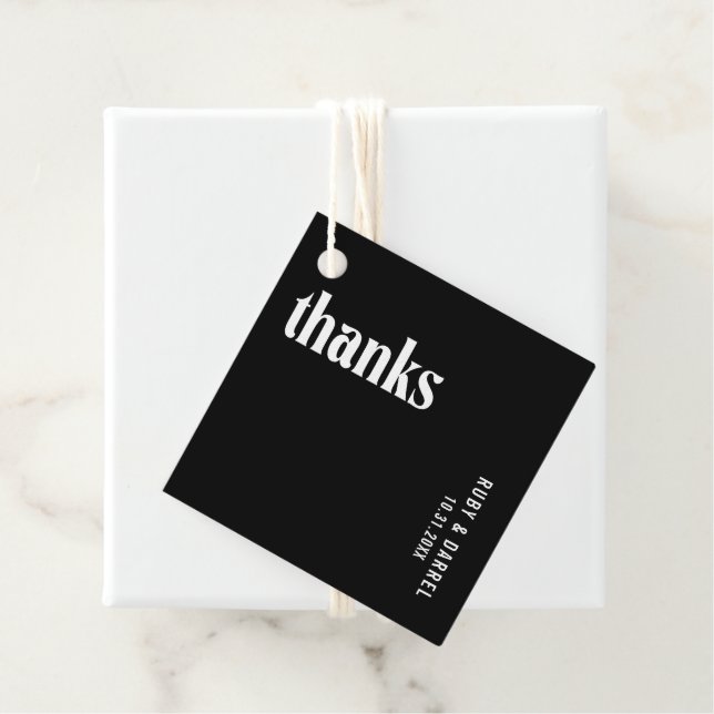 Étiquettes Cadeau Mariage Moderne Ruby Black (En situation)