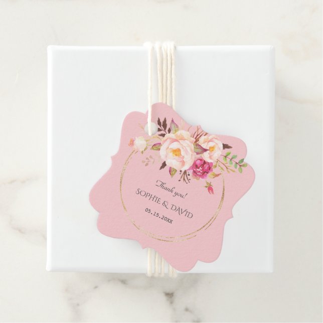 Étiquettes Cadeau Mariage Or de Fleurs Roses Délicates (En situation)