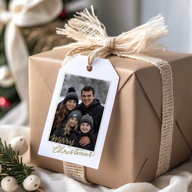 Étiquettes-cadeau Modern Elegant Black and Gold Family Photo (Modern Elegant Black and Gold Merry Christmas Family Photo Gift Tag with hand lettered greeting)