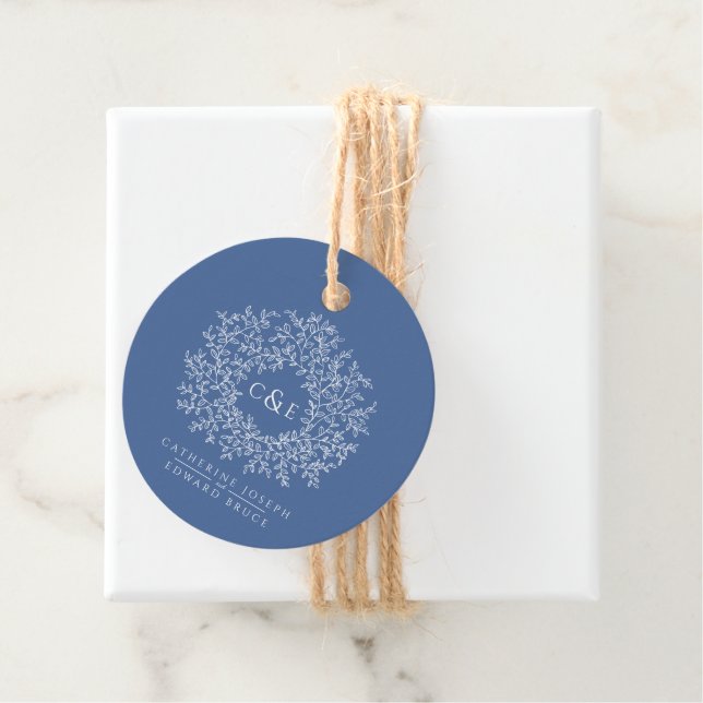 Étiquettes Cadeau Monogramme bleu classique art blanc mariage person (En situation)