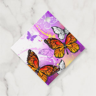 Étiquettes Cadeau Papillons Monarque sur Arrière - plan pourpre