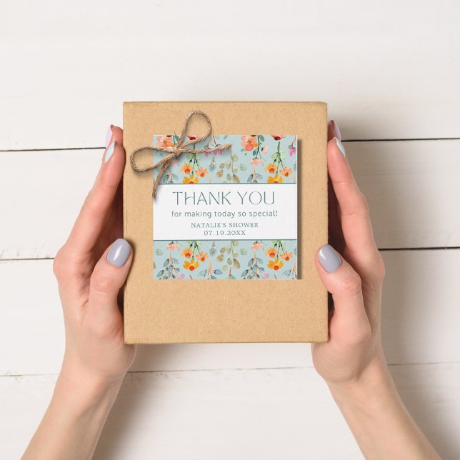 Étiquettes Cadeau Pétales et Prosecco Fête des mariées Florale Bleue (Petals and Prosecco Blue Floral Bridal Shower Favor Tags)