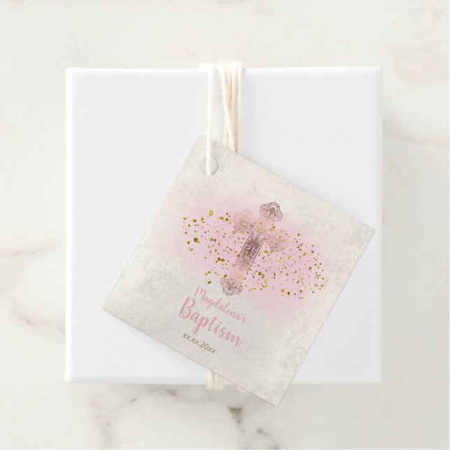 Étiquettes Cadeau petite fille Baptême croix sainte (En situation)