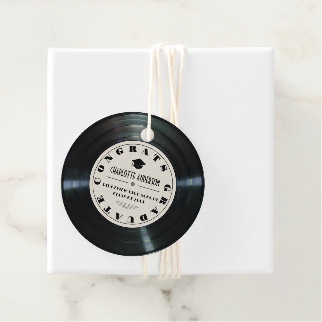 Étiquettes Cadeau Retro Vinyl Record Tan Graduation (En situation)