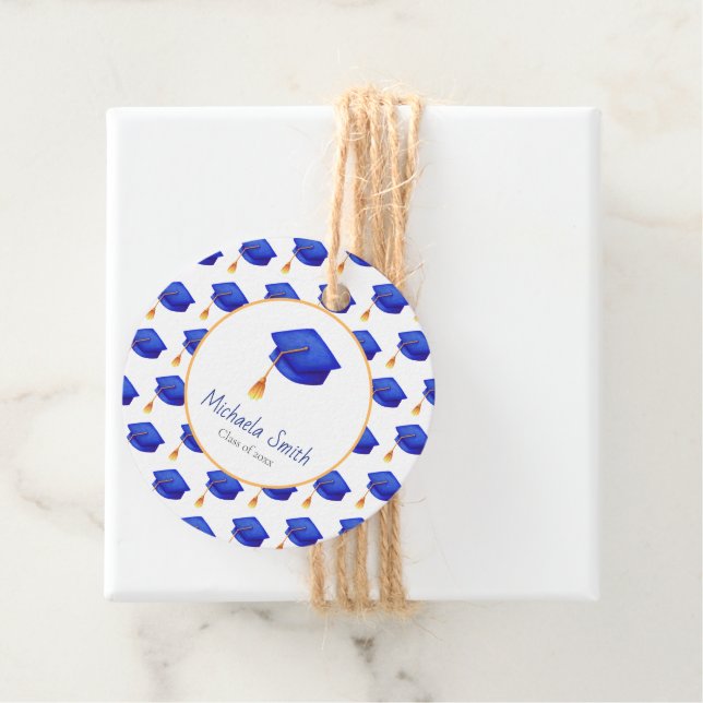Étiquettes Cadeau Royal Blue Graduation Cap Graduation personnalisée (En situation)