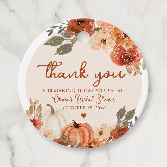 Étiquettes Cadeau Rustic Fall in Love Citrouille Automne Fête des ma (Devant)