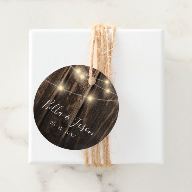 Étiquettes Cadeau Rustic Grange Bois Chaîne Lumières Mariage Cadeau (En situation)
