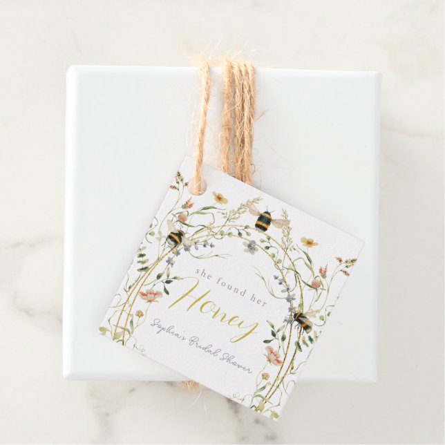 Étiquettes Cadeau She found her Honey Wildflower Bridal Shower (En situation)
