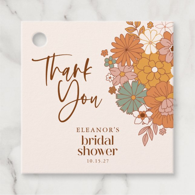 Étiquettes Cadeau Simple Boho Retro Floral Fête des mariées Nom pers (Devant)
