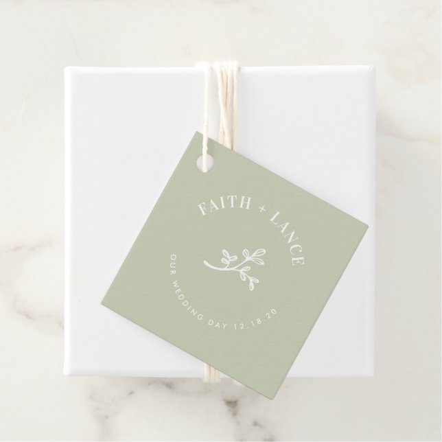 Étiquettes Cadeau SPRIG BOTANIQUE nouvelle vie moderne mariage vert  (En situation)