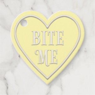 Étiquettes Cadeau Tea Party "Bite Me" Coeur Jaune Personnalisé