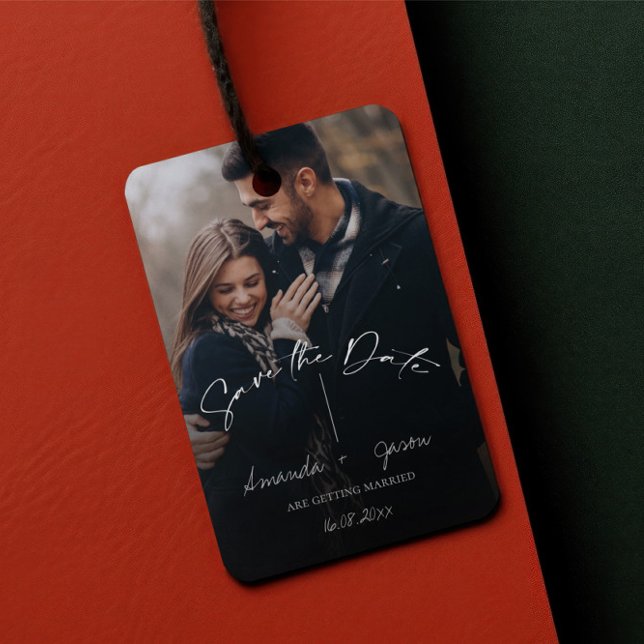 Étiquettes-cadeau Texte mignon superposer deux mariages photo Enregi (Cute Text Overlay Two Photo Wedding Save the Date Gift Tags)