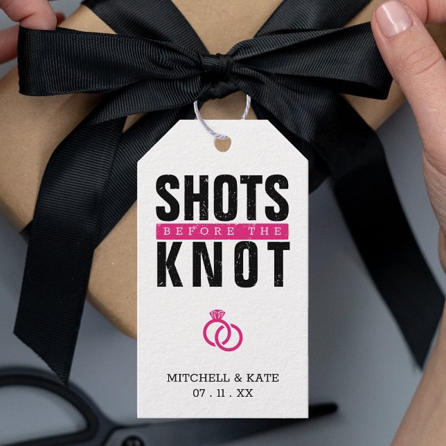 Étiquettes-cadeau Tirages avant le Knot Black Bachelorette Party (Shots Before the Knot Black Bachelorette Party Gift Tags)