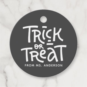 Étiquettes Cadeau Typographie Cute Moderne Tri Ou Traiter Halloween