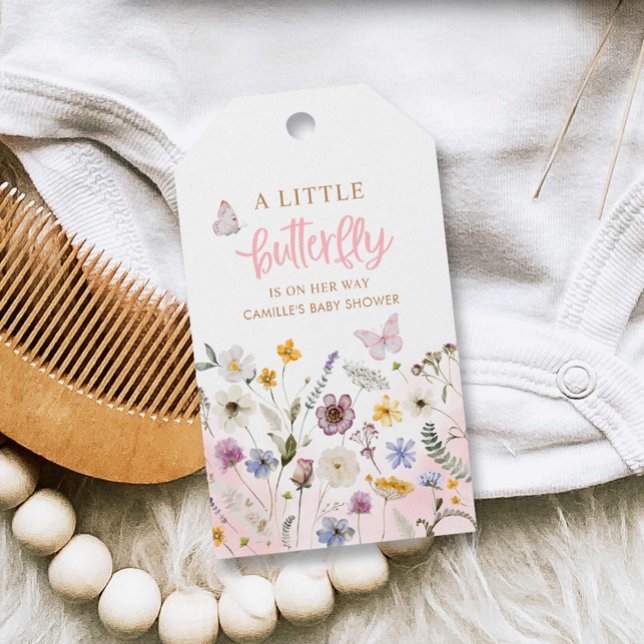 Étiquettes-cadeau Un petit Baby shower de fille papillon (A little Butterfly Girl baby shower favor tags.)