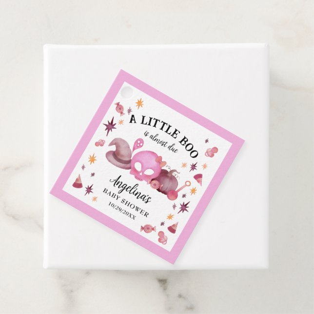 Étiquettes Cadeau Un petit Baby shower d'Halloween rose Boo (En situation)