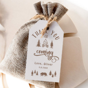 Étiquettes-cadeau Une fête d'anniversaire de campeur heureux