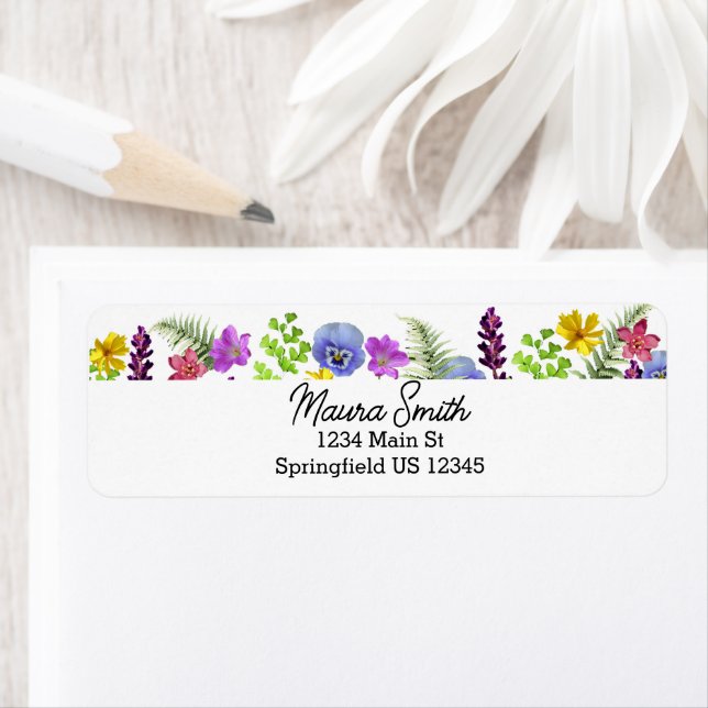 Étiquettes d'adresse de retour florales fleurs sau (En situation)