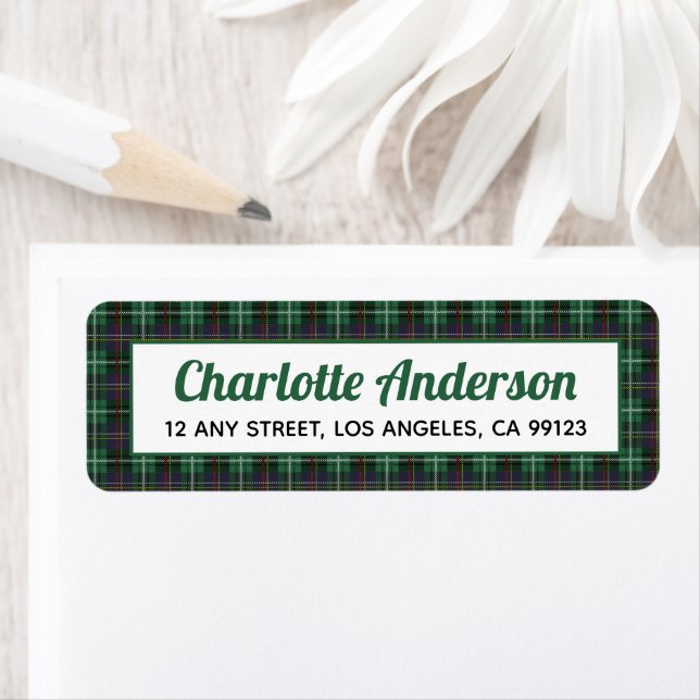 Étiquettes d'adresse de retour rouge Noir Tartan (En situation)