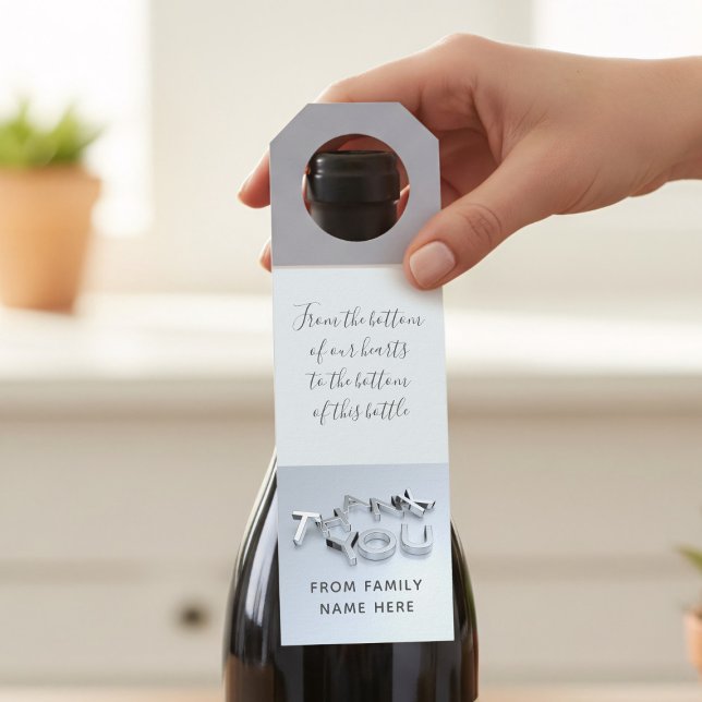 Étiquettes de bouteille de message personnalisé Me (Add your family name and a short message of appreciation to these thank you bottle hanger tags)