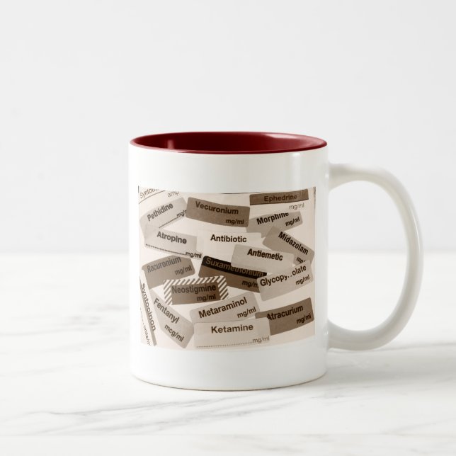 ÉTIQUETTES DE DROGUE DANS LA TASSE DE SÉPIA (Droit)