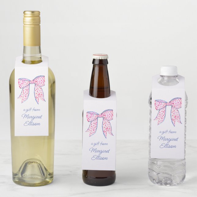 Étiquettes Pour Bouteilles Aquarelle Pink Poka Dot Bow (En situation)
