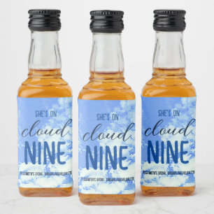 Étiquettes Pour Bouteilles De Liqueur Elle est Sur Cloud Nine ! Fête des mariées/Bachelo