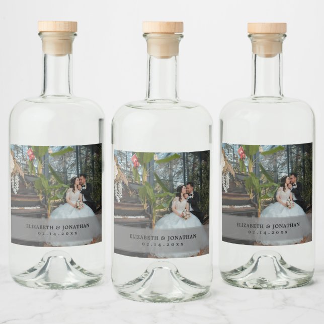 Étiquettes Pour Bouteilles De Liqueur Mariage photo minimaliste moderne de mariée et de  (Bouteilles)