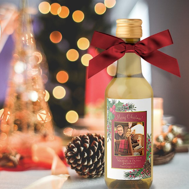 Étiquettes Pour Bouteilles De Vin Aquarelle Holly & Pine Joyeux Noël Photo Mini (In Situ with Bow)