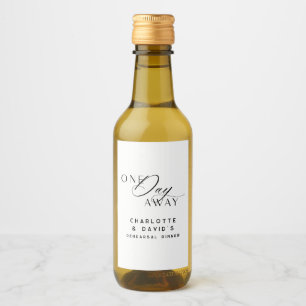 Étiquettes Pour Bouteilles De Vin Dîner de répétition à un jour d'éléments élégants 