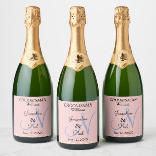 Étiquettes Pour Bouteilles De Vin Mousseux Groomsman Rose doux Monogramme bleu