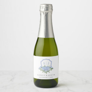 Étiquettes Pour Bouteilles De Vin Mousseux Hydrangea bleu Monogram Crest Mini Mariage