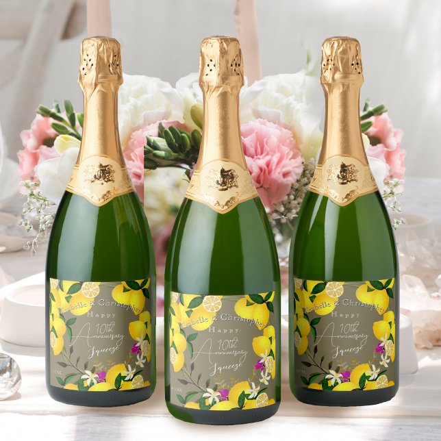 Étiquettes Pour Bouteilles De Vin Mousseux Lemon Squeeze  (10th Wedding Anniversary Lemon Squeeze Sparkling Wine Label)