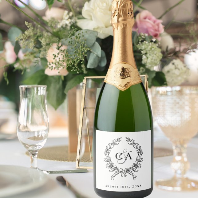Étiquettes Pour Bouteilles De Vin Mousseux Mariage de couronne noir blanc monogramme (Créateur téléchargé)