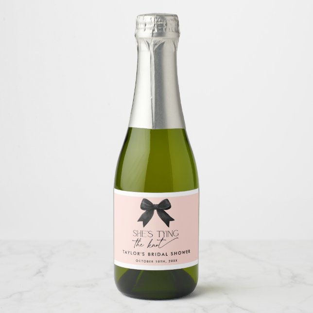 Étiquettes Pour Bouteilles De Vin Mousseux Rose Elle Noue Le Nœud Papillon Réception De Maria (Devant)