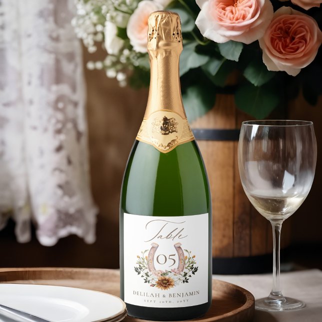Étiquettes Pour Bouteilles De Vin Mousseux Western Floral Horseshoe Mariage Numéro de table (Western Floral Horseshoe Wedding Table Number Sparkling Wine Label)