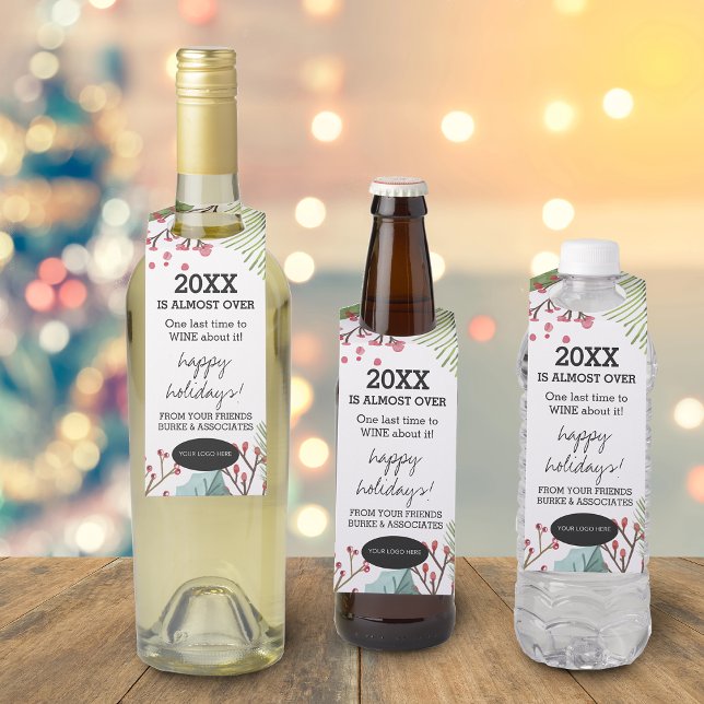 Étiquettes Pour Bouteilles Funny 2024 Est Presque Fini Ajouter Votre Vacances (Funny 2024 Is Almost Over Add Your Logo Holiday Bottle Hanger Tag)