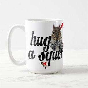 Étreignez une tasse d'écureuil