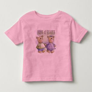 Étreintes d'ours de nounours et T-shirts et