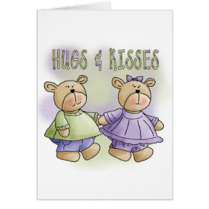 Étreintes d'ours de nounours et T-shirts et