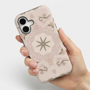 Étui pour iPhone 17 à motif batik beige et marron