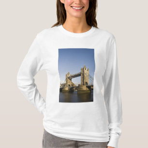 Europe,ENGLAND, London: Tower Bridge / Late T-Shirt