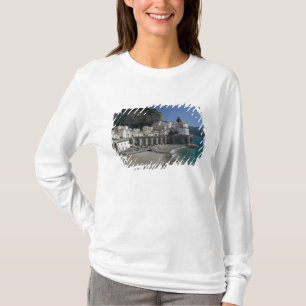 Europe, Italy, Campania, (Amalfi Coast), Amalfi: T-Shirt