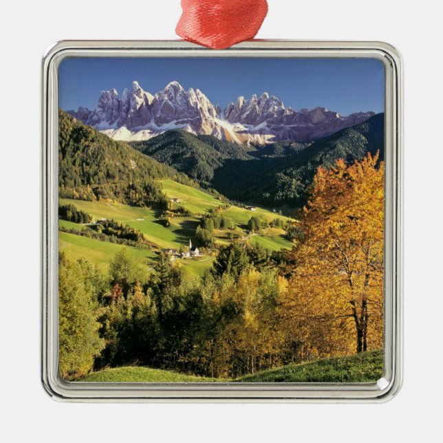 Europe, Italy, Santa Magdalena. The tiny Metal Ornament (Front)