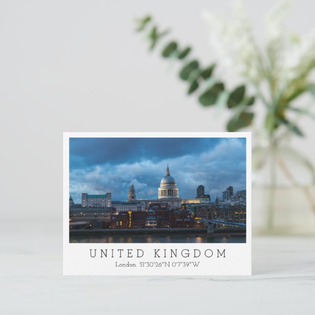 Evening view of St. Paul's Cathedral. London Postcard (Standing Front)