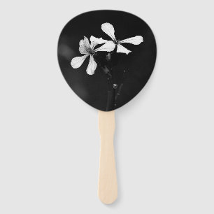 Éventail floral noir et blanc minimal