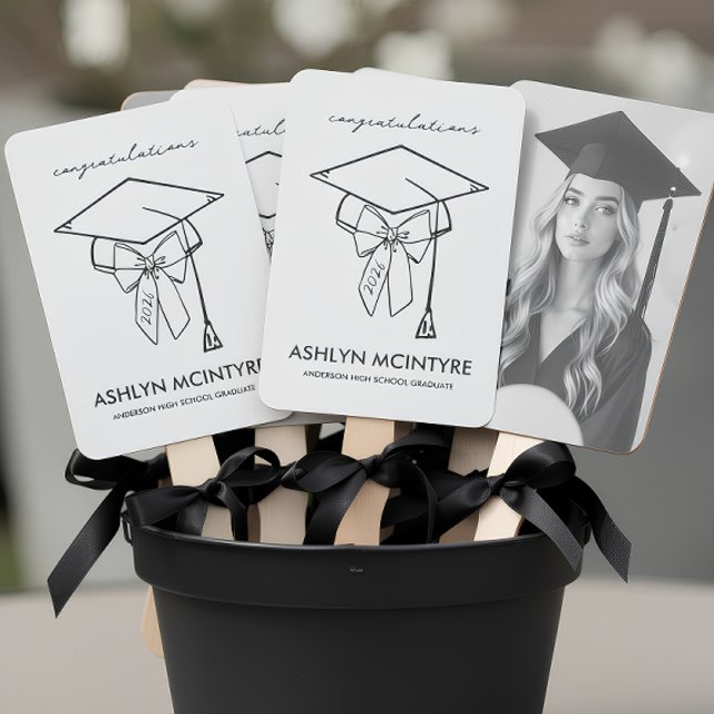 Éventail Minimalist Black & White Graduation Cap and Bow (Graduation Cap and Bow Hand Fans)